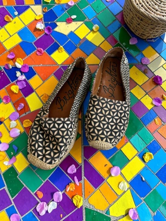 Brighton Shoes - BRIGHTON Brown Patterned Espadrilles Flats Size 6
